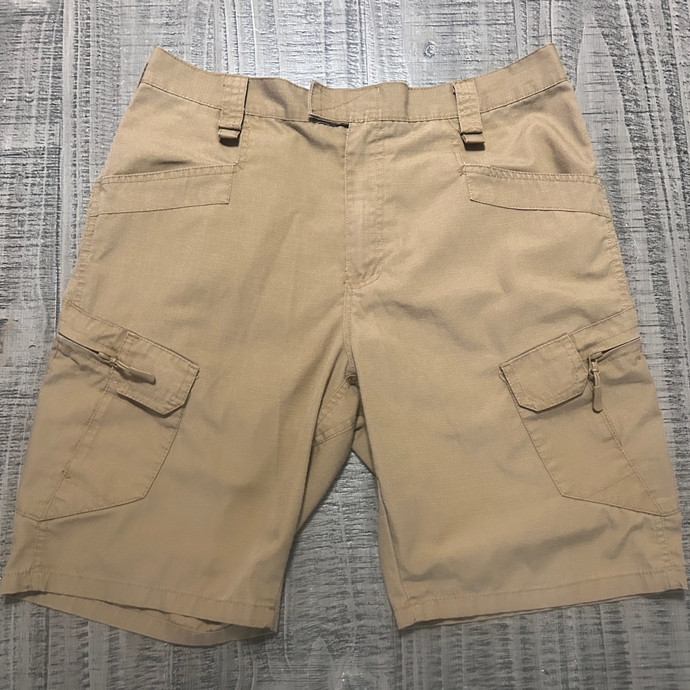 Classic Tan Tactical Cargo Shorts for Men XL